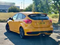 Used Ford Focus ST 185 HP (136 kW) 2016 Yellow Hatchback