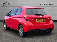 Used Toyota Yaris 99 HP (72 kW) 2016 Red Hatchback