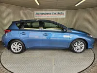Used Toyota Auris Hybrid Business Edition 2015 Blue Hatchback