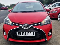 Used Toyota Yaris 99 HP (72 kW) 2015 Red Hatchback