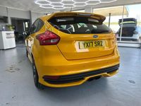 Używany Ford Focus ST 250 KM (183 kW) 2017 Żółty Hatchback