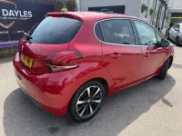 Used Peugeot 208 Allure Premium 80 HP (58 kW) 2018 Red Hatchback