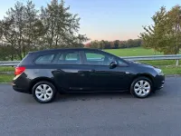 Used Vauxhall Astra Design Edition 2014 Black Estate