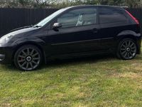 Usado Ford Fiesta ST 150 CV (110 kW) 2006 Negro Utilitario