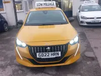 Used Peugeot 208 Allure Premium 75 HP (55 kW) 2022 Yellow Hatchback