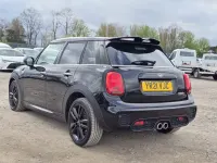 Usado Mini Cooper S Hatch 192 CV (141 kW) 2021 Negro Utilitario