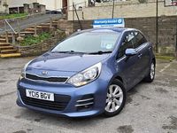 Begagnad Kia Rio 2015 Blå Halvkombi