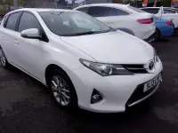 Used Toyota Auris 132 HP (97 kW) 2013 White Hatchback