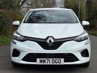 Used Renault Clio V Play 90 HP (66 kW) 2022 White Hatchback
