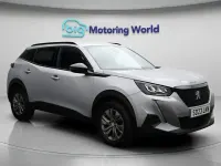 Käytetty Peugeot 2008 Active+ 101 HP (74 kW) 2023 Harmaa Katumaasturi