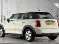 Używany Mini Cooper Hatch 134 KM (98 kW) 2018 Biały Hatchback