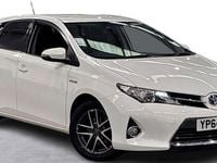Used Toyota Auris Plus 136 HP (100 kW) 2014 White Hatchback
