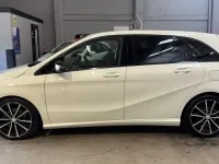 Used Mercedes B180 2013 White Hatchback