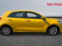 Used Kia Rio 84 HP (61 kW) 2022 Yellow Hatchback