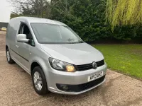 Usado VW Caddy Highline 102 HP (75 kW) 2013 Prateado Monovolume