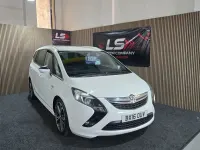 Used Vauxhall Zafira SRi 170 HP (125 kW) 2016 White MPV