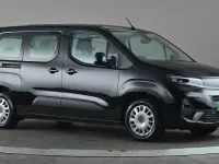 Second-hand Vauxhall Combo Design Edition 100 kW (136 CP) 2025 Negru Monovolum