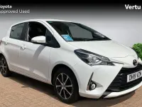 Used Toyota Yaris 111 HP (81 kW) 2019 White Hatchback