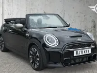Usado Mini Cooper S Exclusive 176 HP (129 kW) 2022 Preto Citadino
