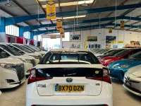 Used Toyota Prius 140 HP (102 kW) 2026 White Hatchback