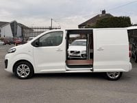 Used Vauxhall Vivaro Elite 145 HP (106 kW) 2022 White MPV