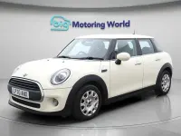 Używany Mini ONE Classic 102 KM (75 kW) 2021 Biały Hatchback