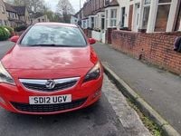Begagnad Vauxhall Astra SRi 2012 Röd Halvkombi