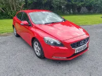 Gebraucht Volvo V40 115 PS (84 kW) 2015 Rot Kleinwagen