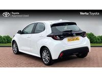Used Toyota Yaris Hybrid 116 HP (85 kW) 2023 White Hatchback