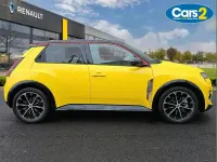 Used Renault R5 Iconic 110 kW (150 HP) 2025 Yellow/black  Hatchback