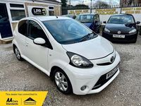 Used Toyota Aygo 67 HP (49 kW) 2013 White Hatchback