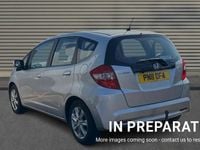 Used Honda Jazz ES 100 HP (73 kW) 2011 Silver Hatchback