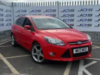Used Ford Focus Titanium 125 HP (91 kW) 2013 Red Hatchback