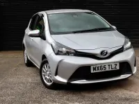 Used Toyota Yaris 99 HP (72 kW) 2015 Silver Hatchback