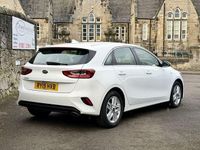 Used Kia Ceed 114 HP (83 kW) 2019 White Hatchback