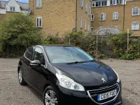 Used Peugeot 208 Allure 90 HP (66 kW) 2015 Black Hatchback