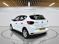 Usado Dacia Sandero Essentiel 65 HP (47 kW) 2022 Branco Citadino