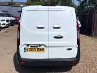 Used Ford Transit Connect 100 HP (73 kW) 2018 White MPV