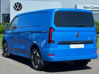 Nouă VW Transporter Pro 150 CP (110 kW) 2026 Albastru Van