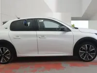 Used Peugeot e-208 Premium 100 kW (136 HP) 2021 White Hatchback