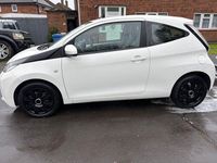 Used Toyota Aygo X-play 69 HP (50 kW) 2016 White Hatchback