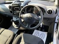 Used Citroën Berlingo 100 HP (73 kW) 2017 White MPV