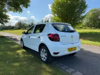 Używany Dacia Sandero Essentiel 2019 Biały Hatchback