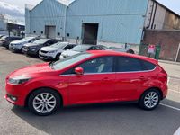Used Ford Focus Titanium 125 HP (91 kW) 2015 Red Hatchback