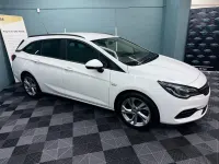 Begagnad Vauxhall Astra S 2021 Vit Kombi