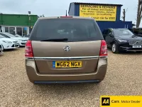 Second-hand Vauxhall Zafira Design Edition 115 CP (84 kW) 2012 Maro Monovolum