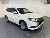 Used Mitsubishi Outlander P-HEV 209 HP (153 kW) 2018 White SUV