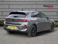 Usado Vauxhall Astra 130 HP (95 kW) 2024 Cinzento Citadino