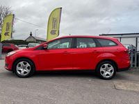 Usado Ford Focus Style 85 HP (62 kW) 2015 Vermelho Carrinha