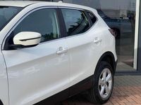 Used Nissan Qashqai Acenta Premium 115 HP (84 kW) 2019 White SUV